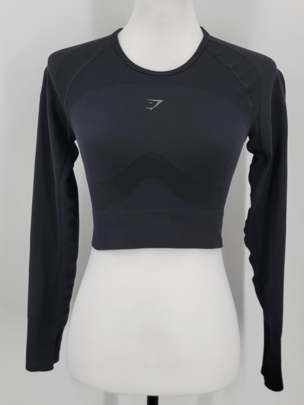 Gymshark Black Long Sleeve Seamless Crop Performance Top sport cutout back